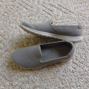 Skechers Go Walk Lite Gray Slip In Sneakers ~ 8-1/2 ~ Pre-owned